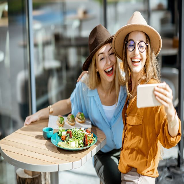 London: English Food Tasting & Private City Sightseeing Tour - Diverse British Cuisine Highlights