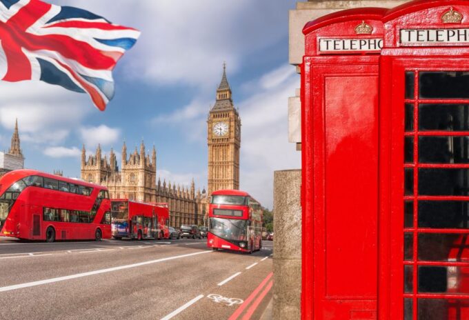 London: English Food Tasting & Private City Sightseeing Tour - Legal Drinking Age Requirement