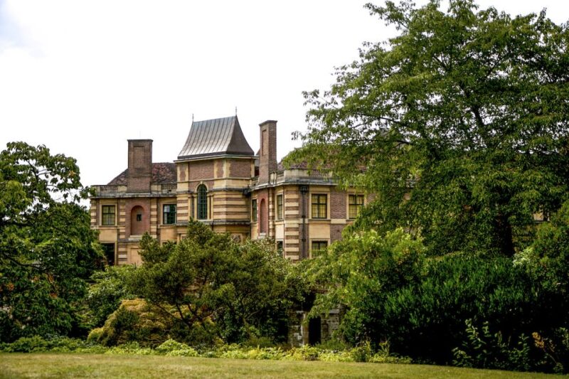 London: Entry Ticket to Eltham Palace and Gardens - Gaze Out From the Minstrels Gallery