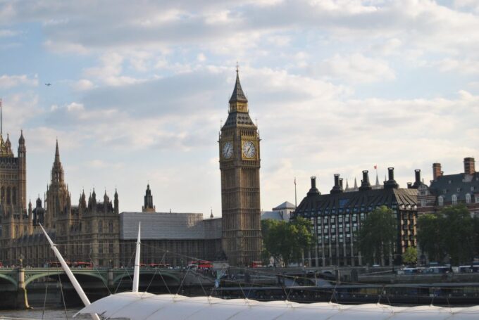 London: Famous Landmarks of the City by Car - Discovering the Citys History