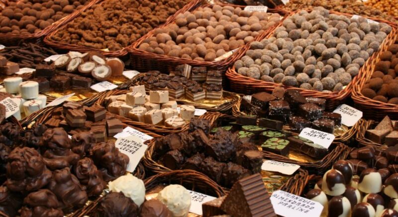 London: Food Walking Tour With 8 Stops - Spicy Buffalo Wings