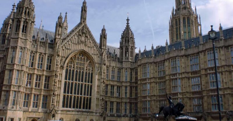 London Full Day Private Guided Walking Tour - Encountering Renowned Historical Figures
