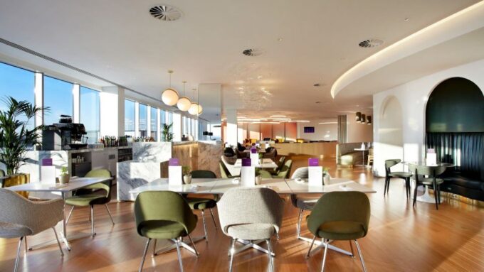 London Gatwick Airport (LGW): Premium Lounge Entry - Lounge Atmosphere