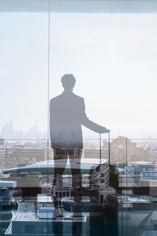 London: Gatwick Airport to Heathrow Airport Private Transfer - Accessibility and Assistance