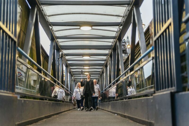 London: Ghost Walk and River Thames Boat Ride - Key Points