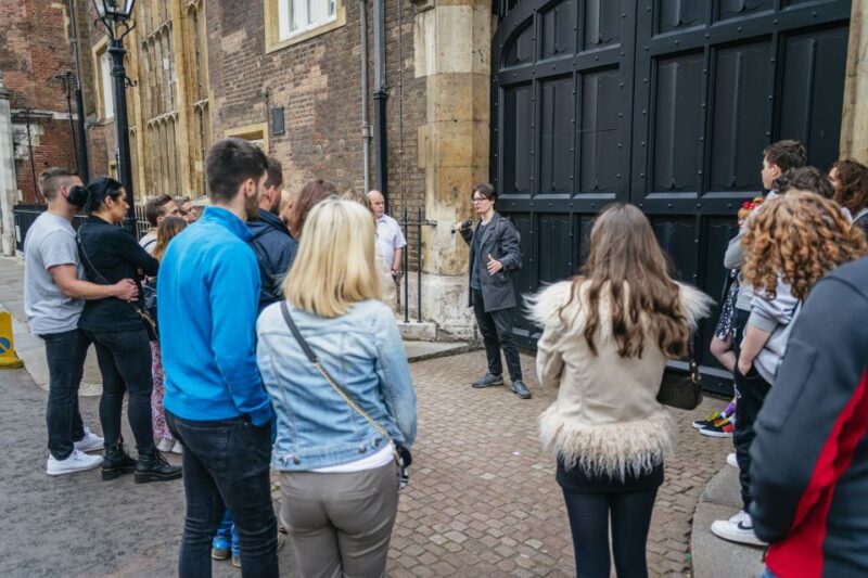 London: Ghost Walk and River Thames Boat Ride - Legendary Attractions Illuminated at Night