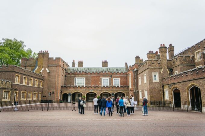 London: Ghost Walk and River Thames Boat Ride - Cancellation Policy and Meeting Points