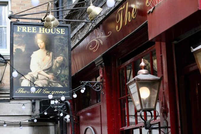 London Gin Tasting Experience | Semi-Private - Distillation and Serving