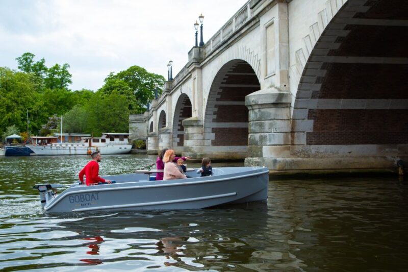 London: Goboat Rental in Kingston Upon Thames - Activity Description