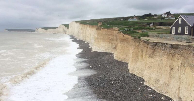 London: Guided Day Trip to Brighton and Seven Sisters - Multilingual Live Tour Guide