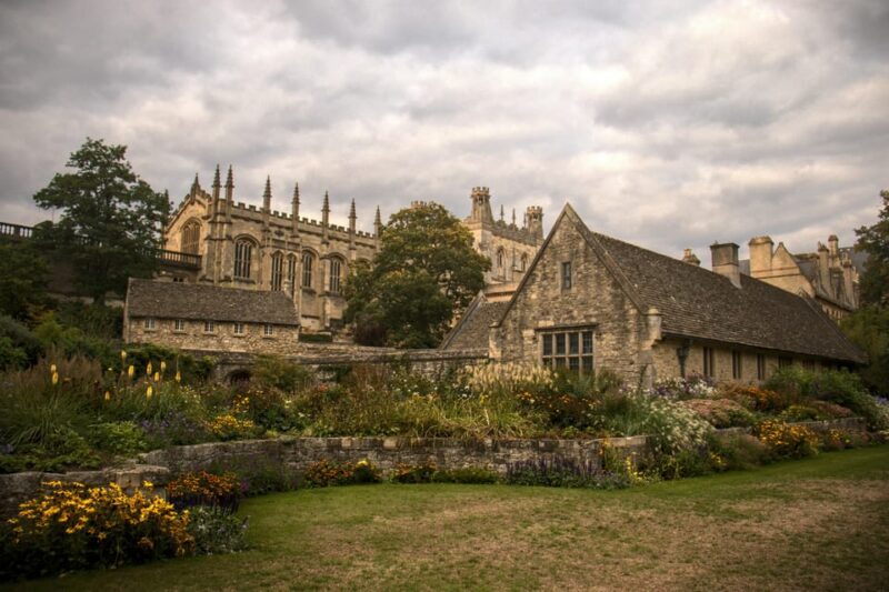 London: Guided Tour of Oxford - Sedan - Tour Inclusions and Experience