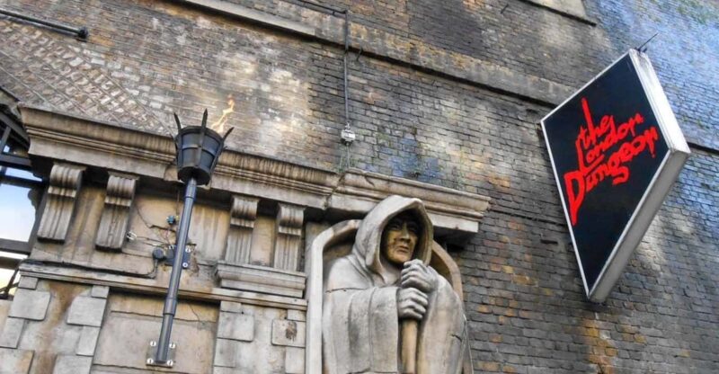 London: Harry Potter Walking Tour & the London Dungeons - Tour Experience