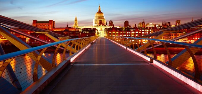 London History City Tour With an APP - Audio Guide Inclusion