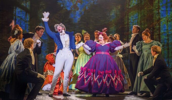 London: Les Misérables and 3-Course Meal & Sparkling Wine - Important Restrictions