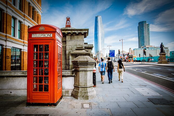 London Literary Tour With a Local Expert: Private & Personalized - Flexible Meeting Point