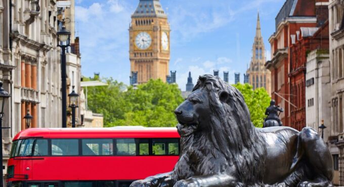 London: London Sightseeing Walking Tour With 30+ Sights - Discovering London Landmarks