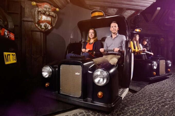 London: Madame Tussauds Fast Track Entry & Champagne Bar - Rub Shoulders With Royalty