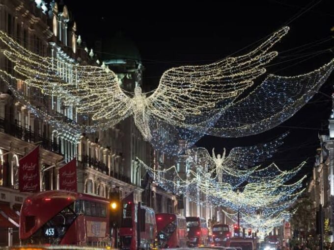 London: Magical Christmas Lights Guided Tour by Private Taxi - Tour Duration and Pricing
