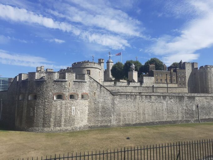 London: Medieval History Walking Tour From the Tower - Replica 16th-Century Theatre