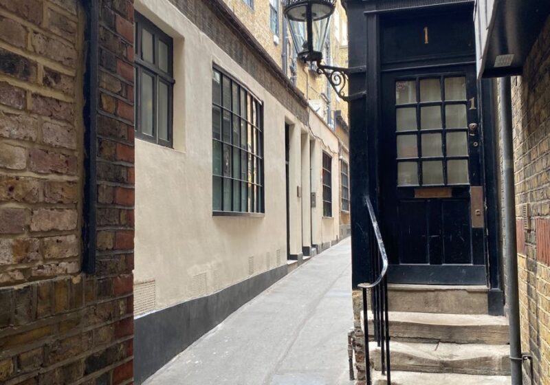 London: Must-See Landmarks & Attractions Self-Guided Tour - St. Pauls Cathedral