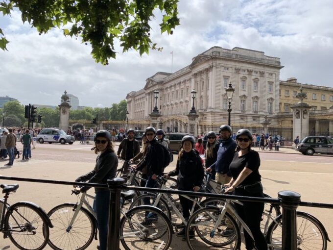 London: Parks and Palaces Guided Morning Bike Tour - Bike and Equipment Included