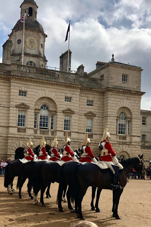 London: Parliament & Palaces Private Walking Tour With Guide - Itinerary Highlights