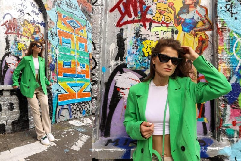 London: Private 2-Hour Photo Shoot at East End Street Art - Photography Deliverables