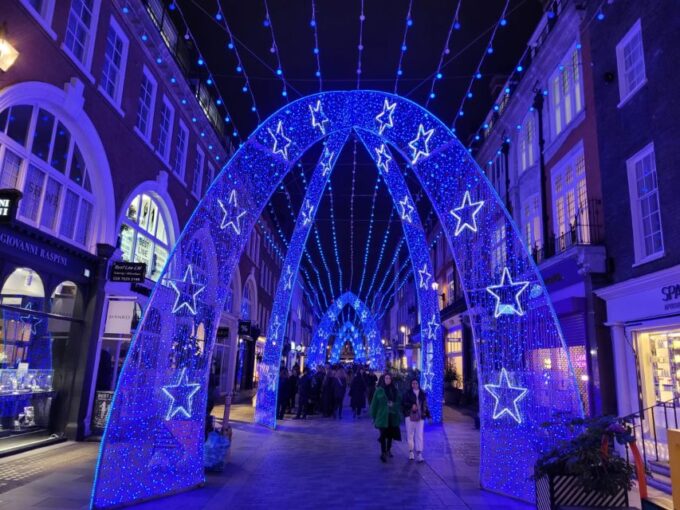 London: Private Christmas Lights and Markets Walking Tour - Stores to Explore