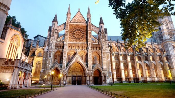 London: Private City Walking Tour With a Local - Wheelchair Accessibility