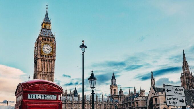 London: Private City Walking Tour With a Local - Authentic Local Experience
