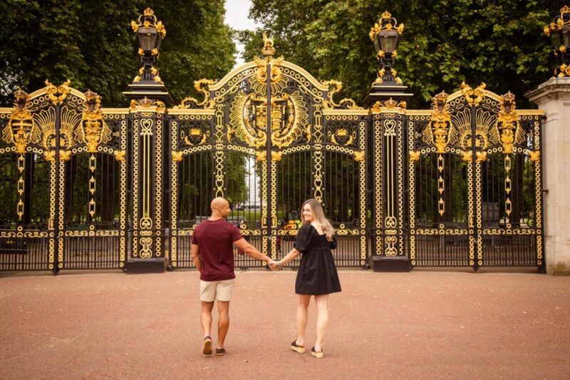 London: Private Couples Photography Session With Landmarks - Photographers Expertise