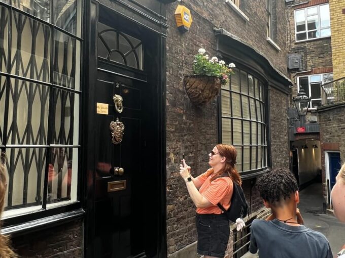 London: Private Family Harry Potter Movie Locations & Cruise - Restrictions