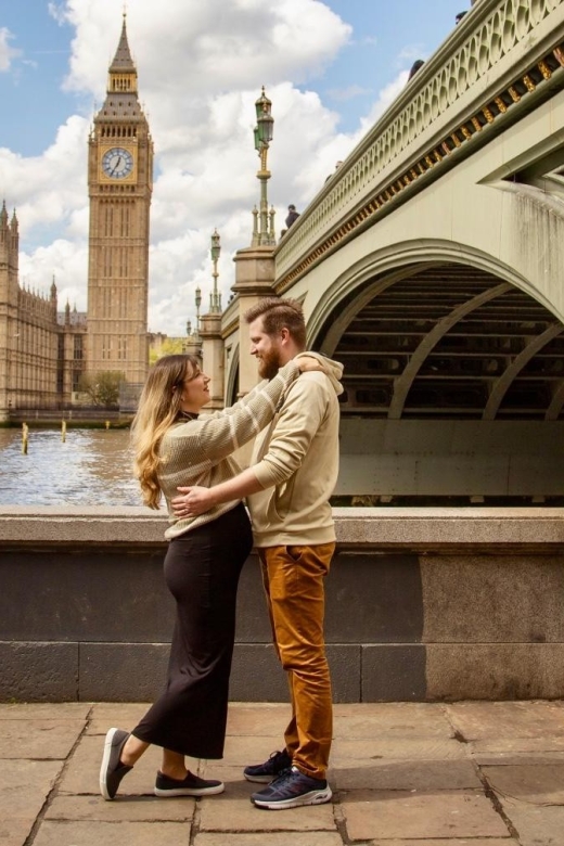London: Private Landmarks Photoshoot With Video Clip Option - Iconic London Landmarks