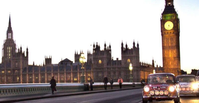 London: Private Panoramic 2-Hour Tour in a Classic Car - Key Points
