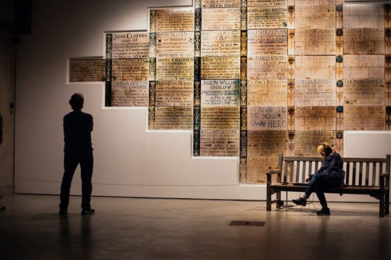 London: Private Tour With Locals – Highlights & Hidden Gems - Borough Market