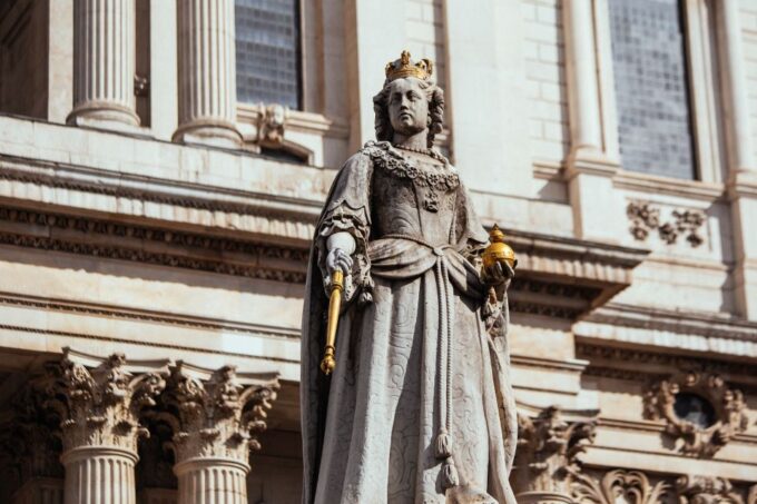 London: Private Tour With Locals – Highlights & Hidden Gems - Frequently Asked Questions