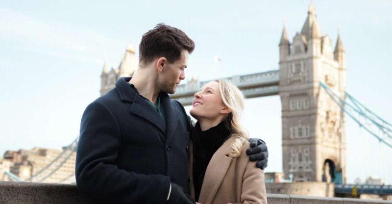 London: Professional Photoshoot at Tower Bridge - Flexible Booking and Cancellation