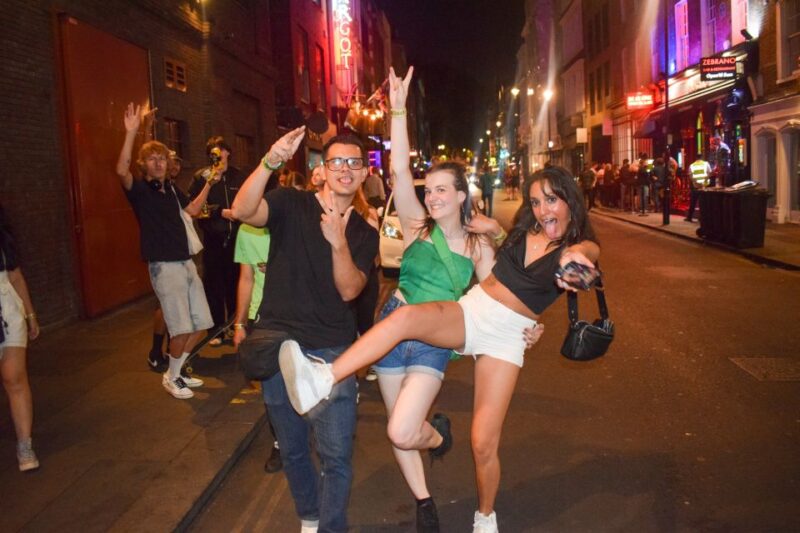 London: Pub Crawl and Nightlife Tour - Key Points
