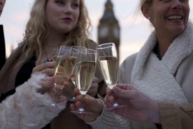 London: River Thames Dinner Cruise With Live Jazz - Dress Code and Seating