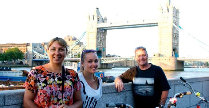 London: River Thames Evening Bike Tour With Beer Tasting - Booking and Cancellation