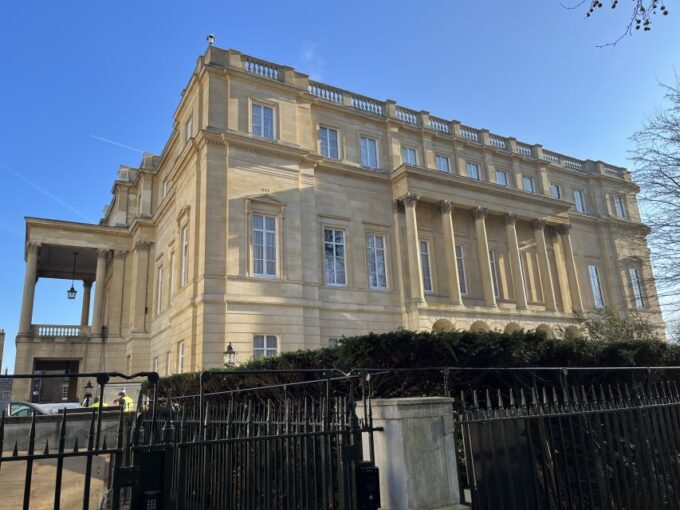 London: Royal Family and Changing of the Guards Walking Tour - Meeting Point and Duration