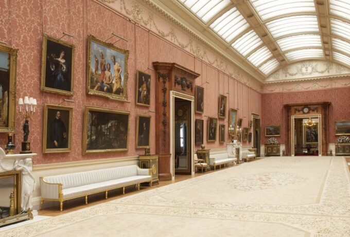 London: Royal Walking Tour and Buckingham Palace Audio Tour - Recap