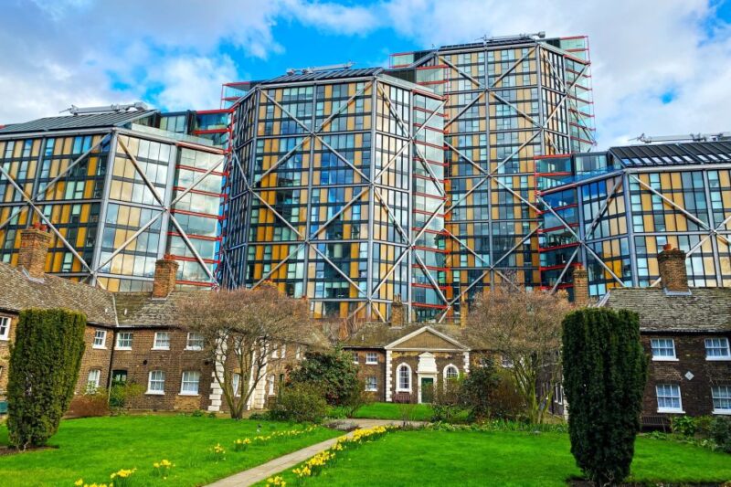 London: Secrets of South Bank a Self-Guided City Game - Features of the Self-Guided Tour