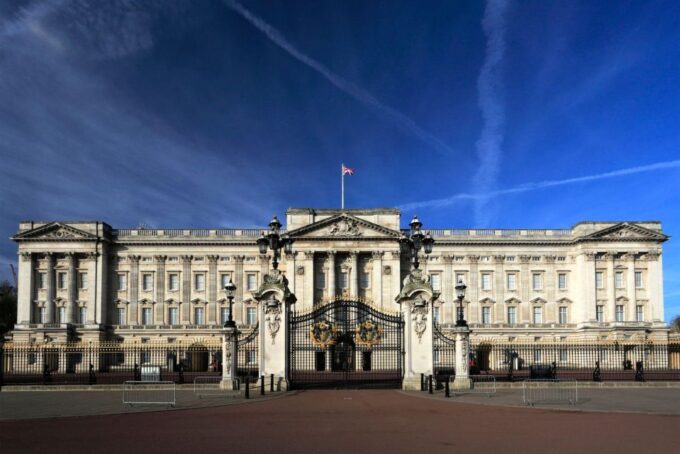 London: Self-Guided Hightlights & History City Tour - Experiencing Covent Garden