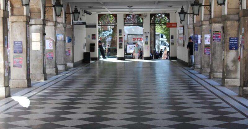 London: Self Guided Killing Eve TV Locations Walking Tour - Key Points