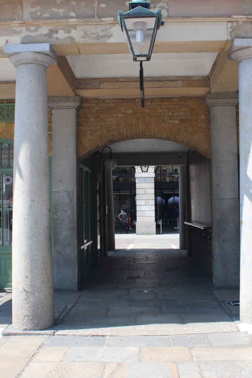 London: Self Guided Tour of Classic Rom Com Locations - Filming Locations