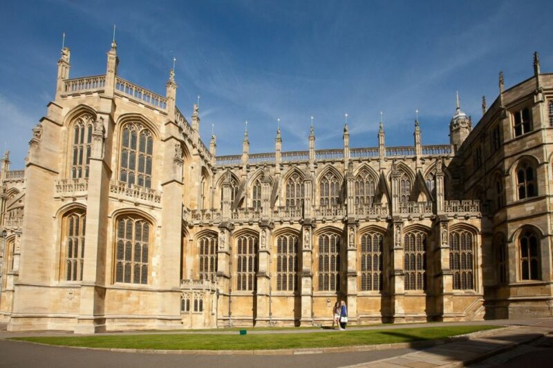 London: Stonehenge, Windsor Castle, Bath, Lacock & Pub Lunch - Savoring a Traditional Pub Lunch