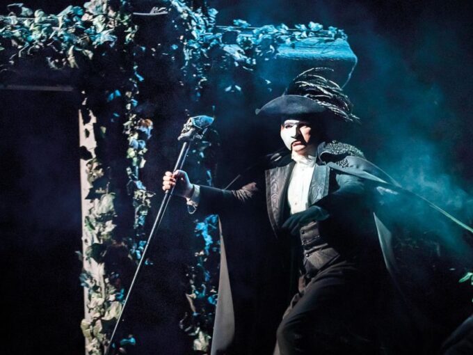 London: The Phantom of the Opera and 3-Course Meal & Wine - Show Details