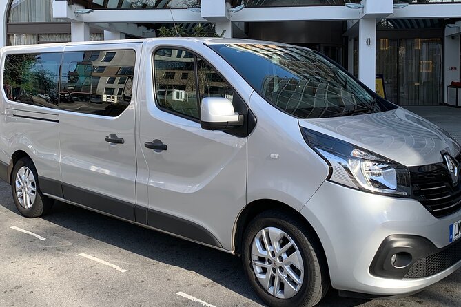 London to Heathrow Airport in a Private Minivan - Service Areas