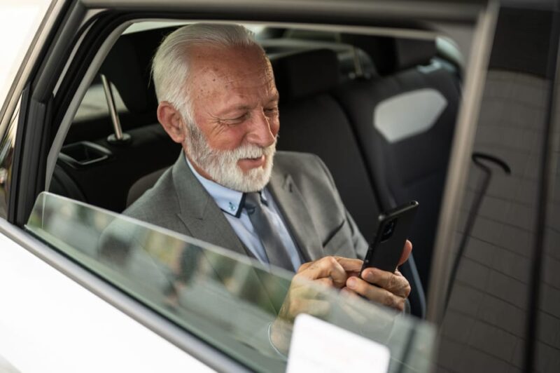 London to Oxford & Bicester Village Tour Return - Transportation Details